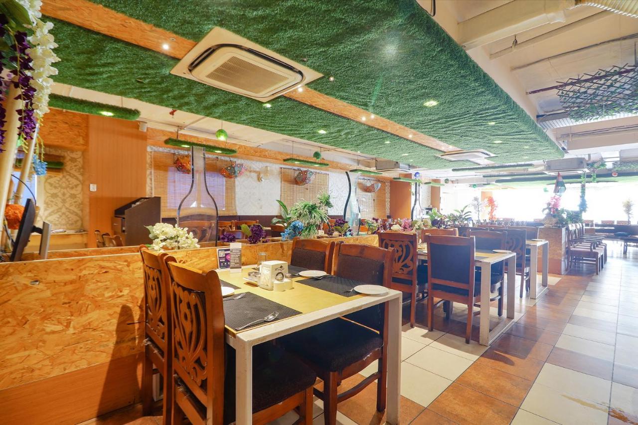 Fabhotel Aamantran & Banquet Halls - Nr Rtc X Roads Metro Station Hyderabad Eksteriør billede