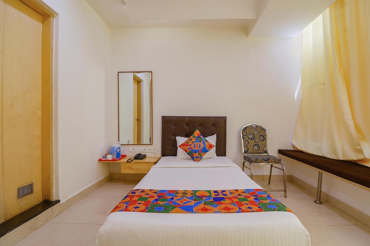 Fabhotel Aamantran & Banquet Halls - Nr Rtc X Roads Metro Station Hyderabad Eksteriør billede