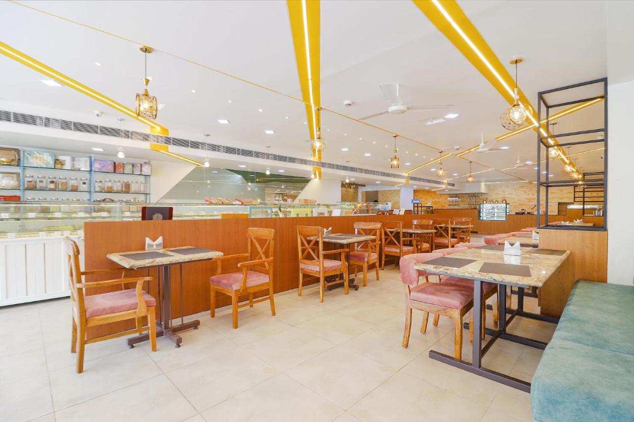 Fabhotel Aamantran & Banquet Halls - Nr Rtc X Roads Metro Station Hyderabad Eksteriør billede