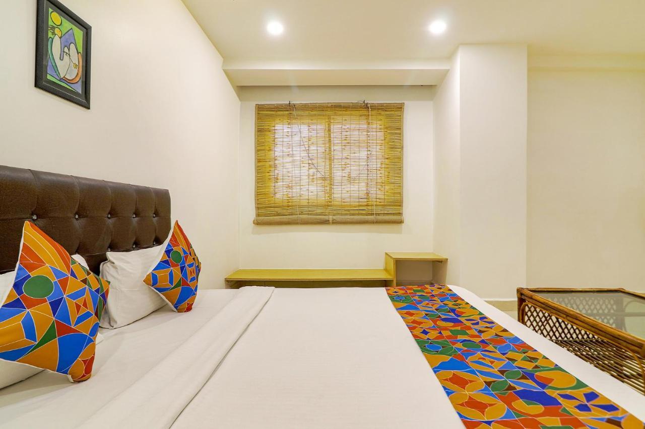 Fabhotel Aamantran & Banquet Halls - Nr Rtc X Roads Metro Station Hyderabad Eksteriør billede